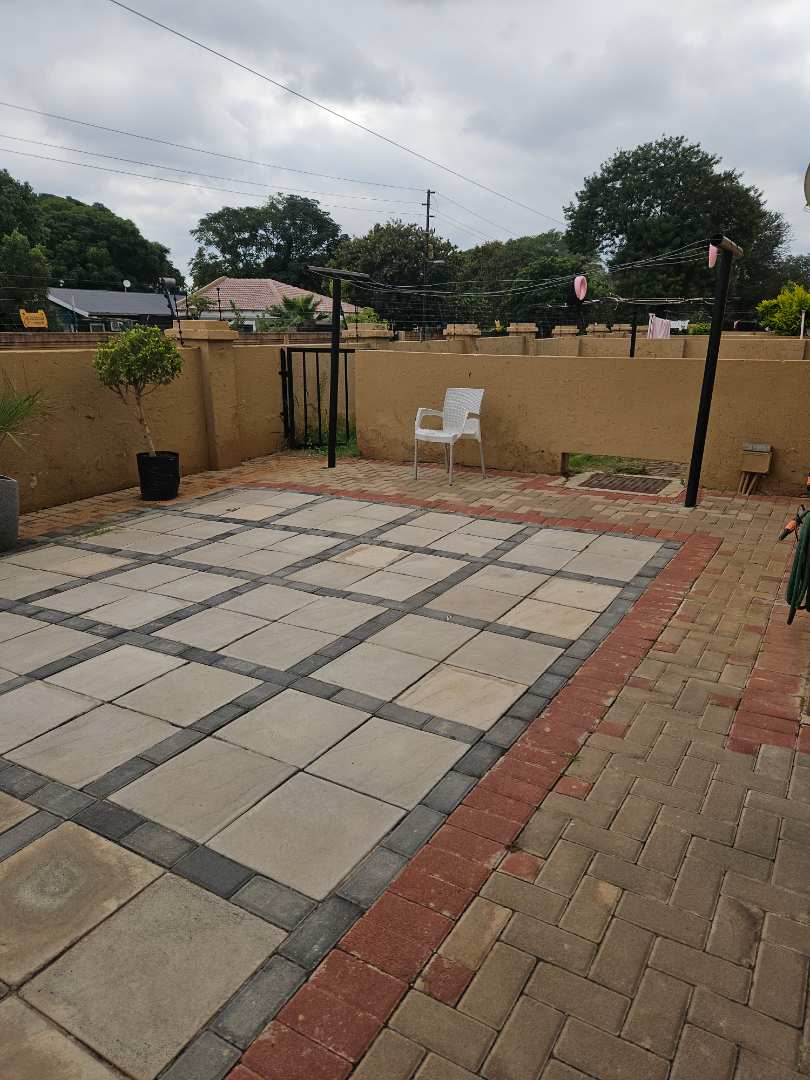 2 Bedroom Property for Sale in Eldorette Gauteng