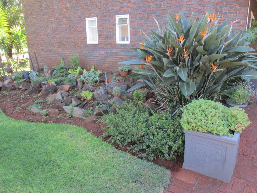 To Let 2 Bedroom Property for Rent in Annlin Gauteng