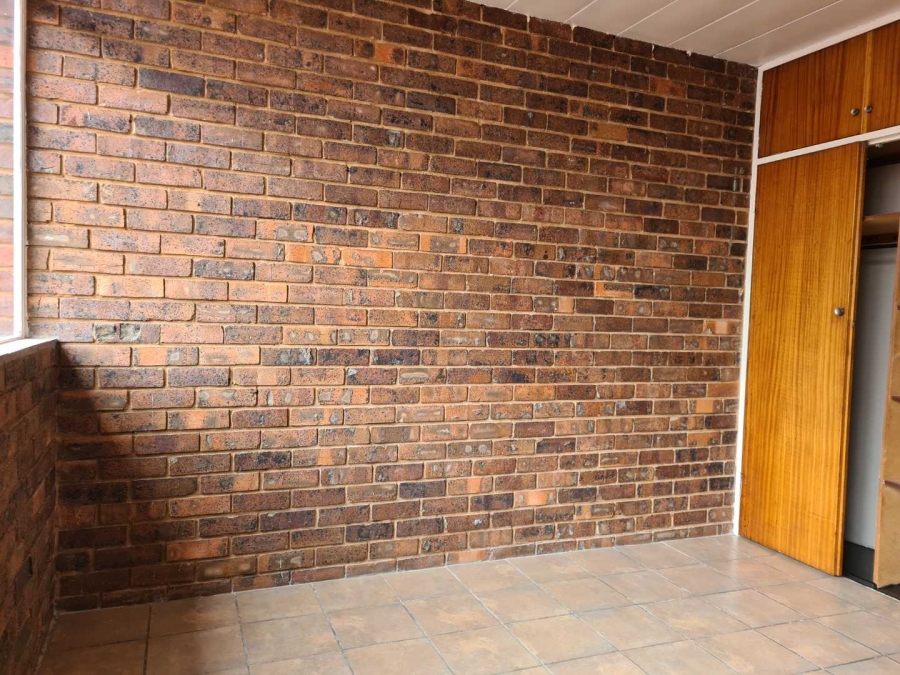 To Let 2 Bedroom Property for Rent in Annlin Gauteng