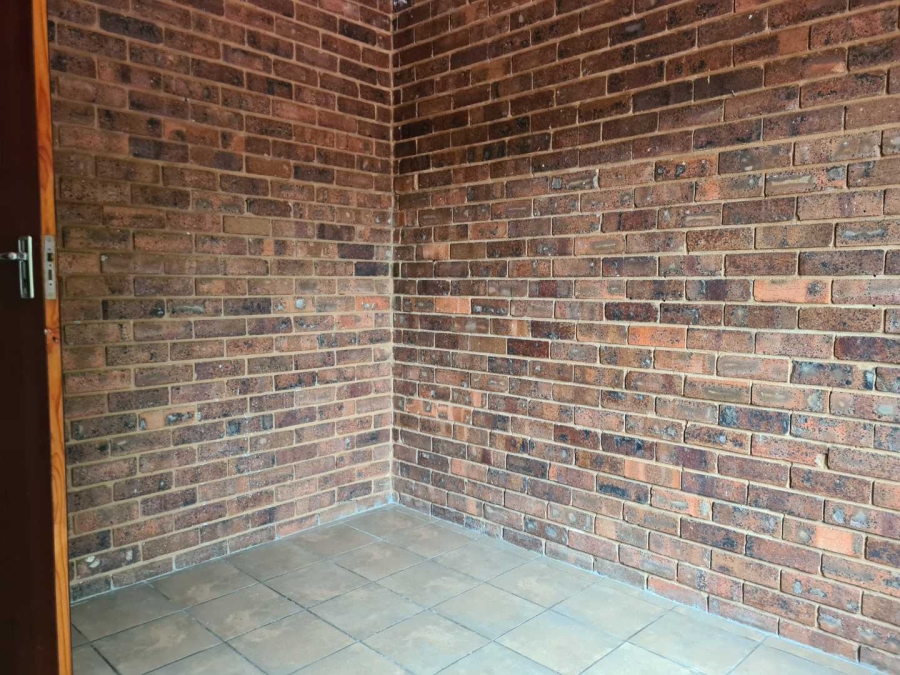 To Let 2 Bedroom Property for Rent in Annlin Gauteng