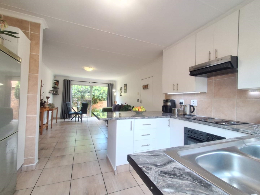 2 Bedroom Property for Sale in Willowbrook Gauteng