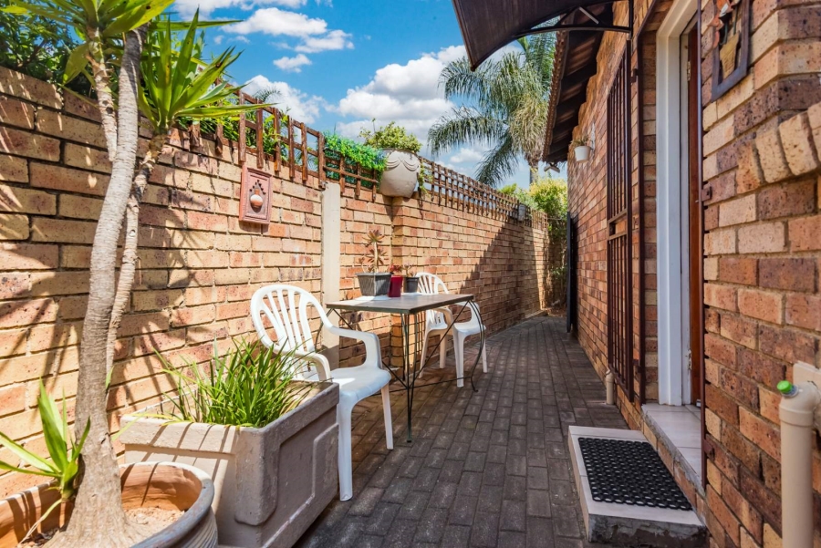 2 Bedroom Property for Sale in Willowbrook Gauteng