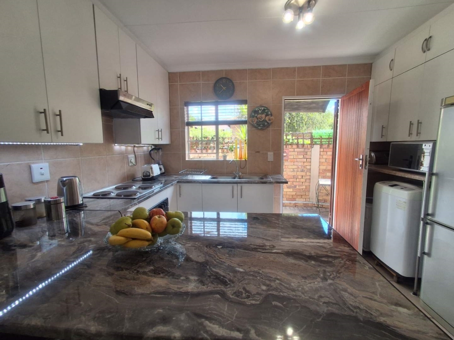 2 Bedroom Property for Sale in Willowbrook Gauteng