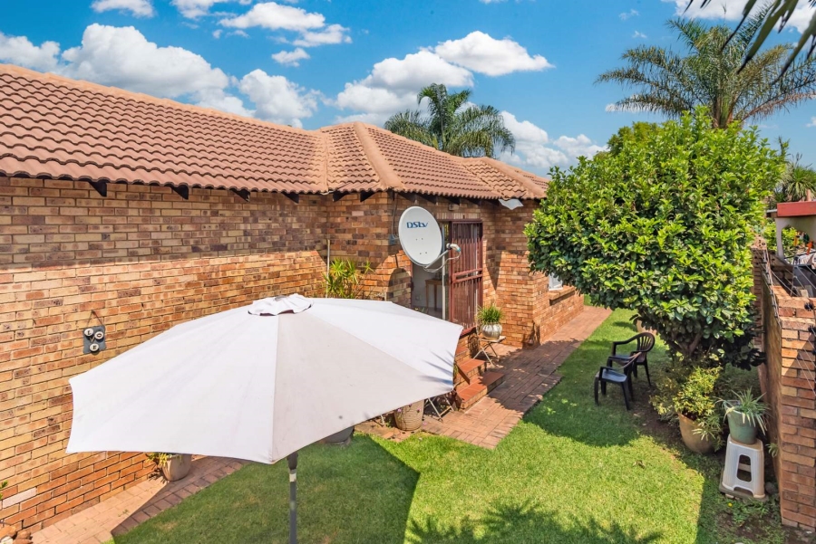 2 Bedroom Property for Sale in Willowbrook Gauteng