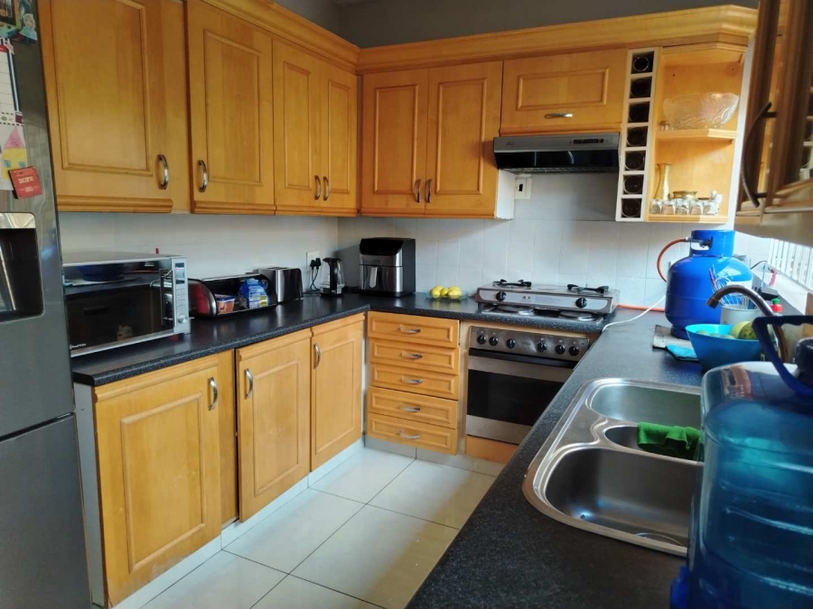 3 Bedroom Property for Sale in Meredale Gauteng