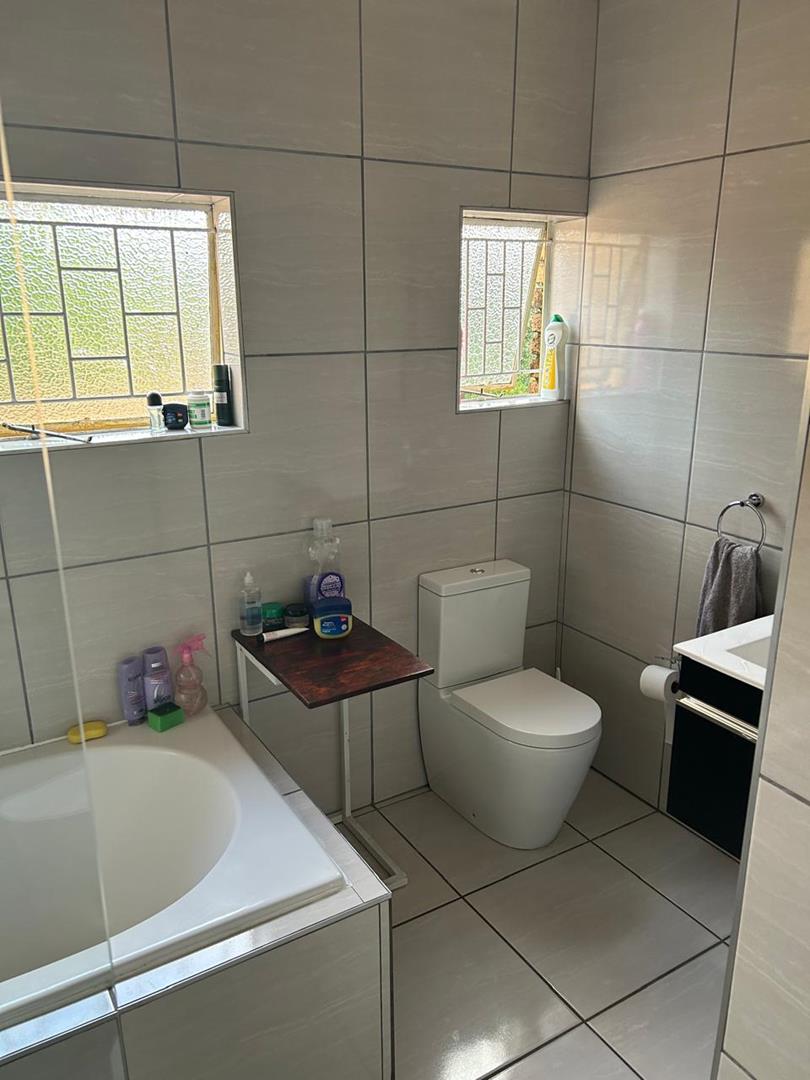 3 Bedroom Property for Sale in Meredale Gauteng