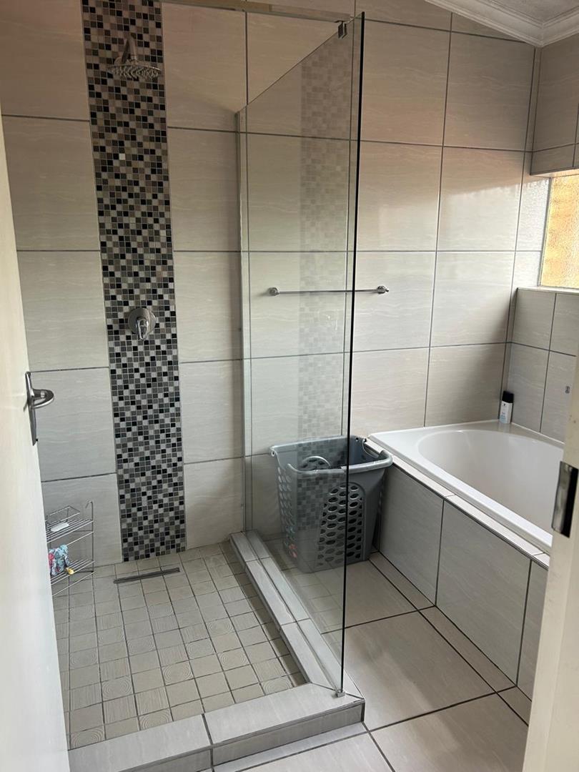 3 Bedroom Property for Sale in Meredale Gauteng