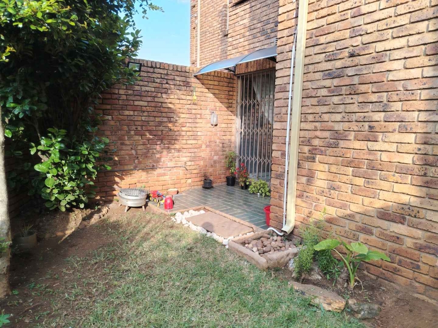 3 Bedroom Property for Sale in Meredale Gauteng
