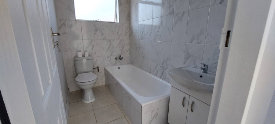 2 Bedroom Property for Sale in Brackenhurst Gauteng