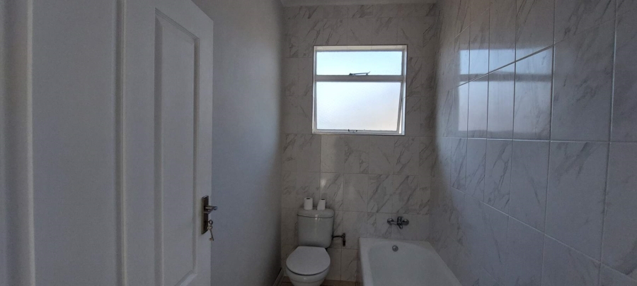 2 Bedroom Property for Sale in Brackenhurst Gauteng