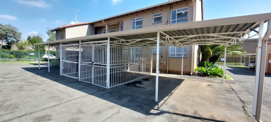 2 Bedroom Property for Sale in Brackenhurst Gauteng