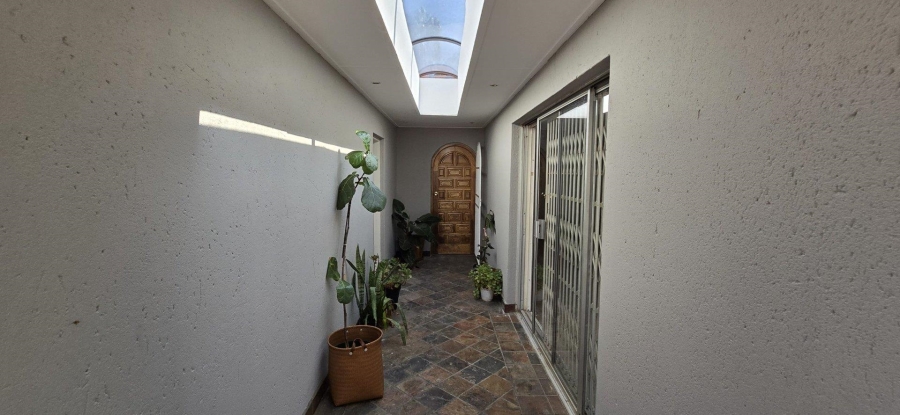 4 Bedroom Property for Sale in Garsfontein Gauteng