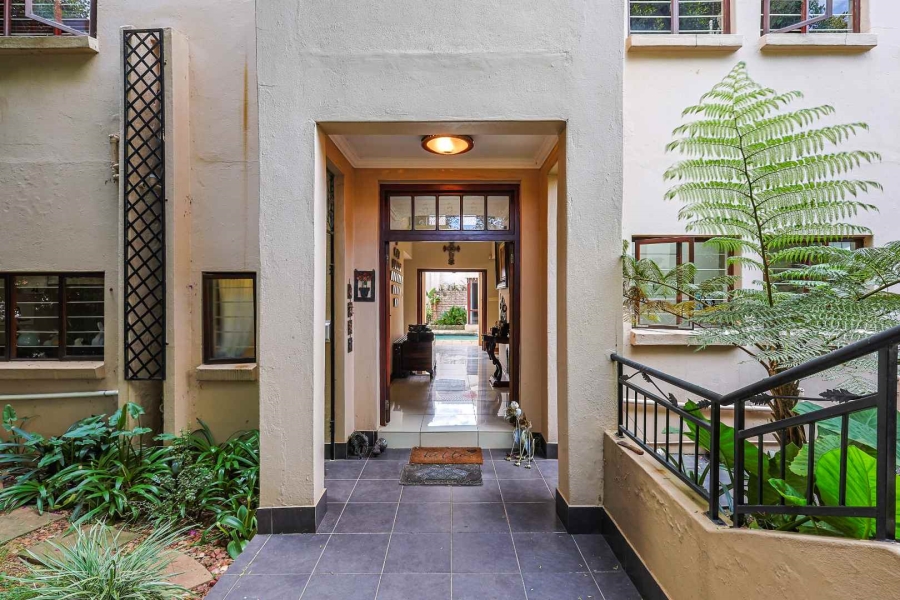 5 Bedroom Property for Sale in Erasmuskloof Gauteng