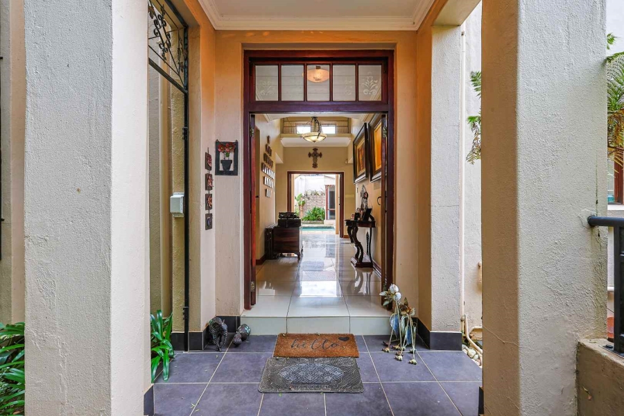 5 Bedroom Property for Sale in Erasmuskloof Gauteng