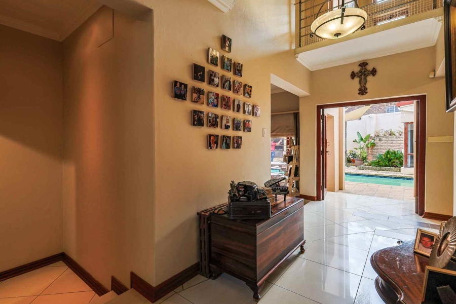 5 Bedroom Property for Sale in Erasmuskloof Gauteng