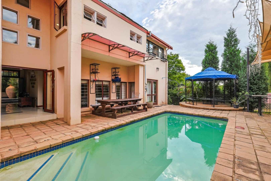5 Bedroom Property for Sale in Erasmuskloof Gauteng