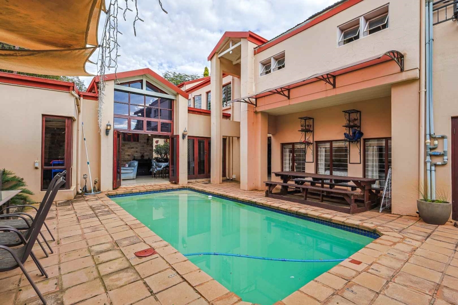 5 Bedroom Property for Sale in Erasmuskloof Gauteng