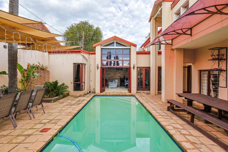 5 Bedroom Property for Sale in Erasmuskloof Gauteng