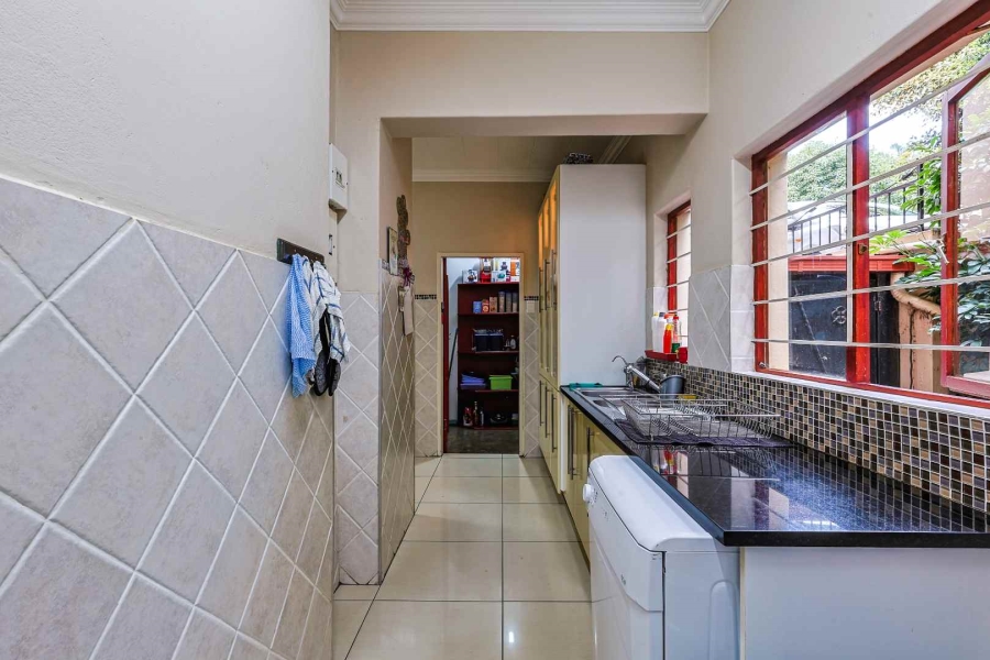 5 Bedroom Property for Sale in Erasmuskloof Gauteng