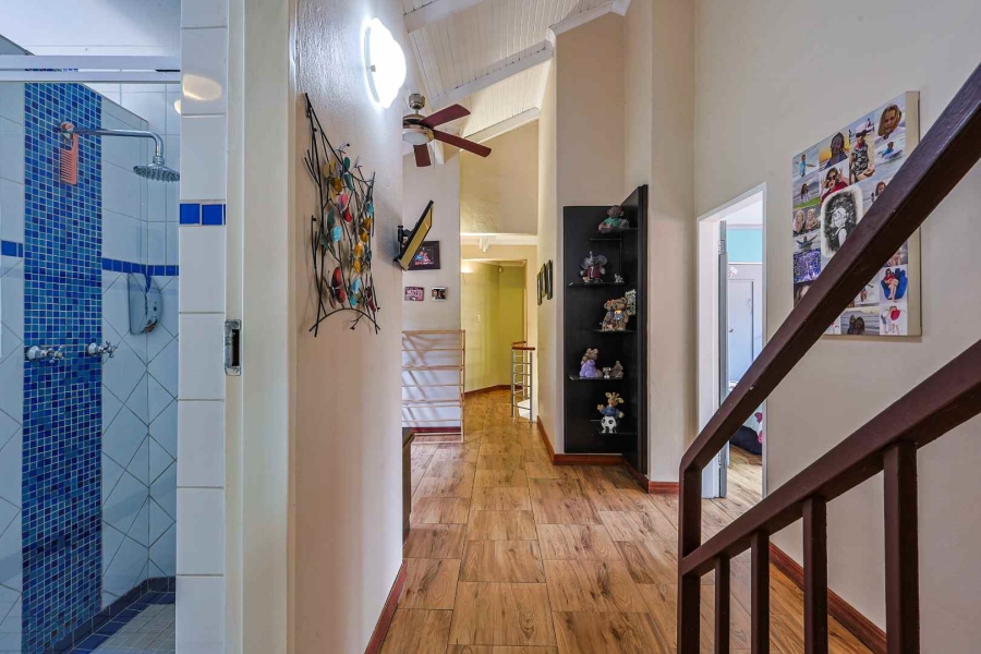 5 Bedroom Property for Sale in Erasmuskloof Gauteng