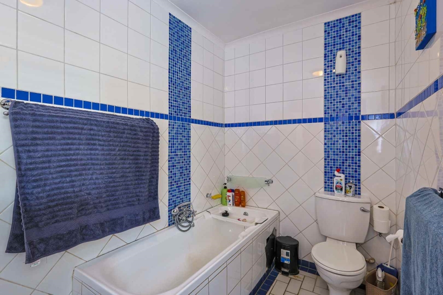 5 Bedroom Property for Sale in Erasmuskloof Gauteng