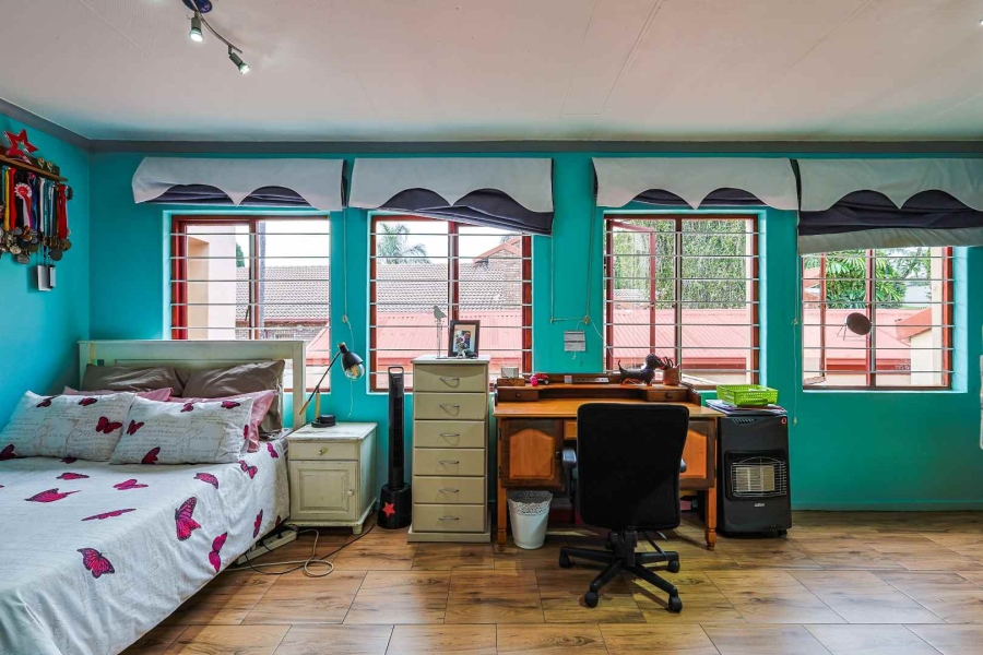 5 Bedroom Property for Sale in Erasmuskloof Gauteng