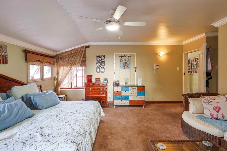 5 Bedroom Property for Sale in Erasmuskloof Gauteng