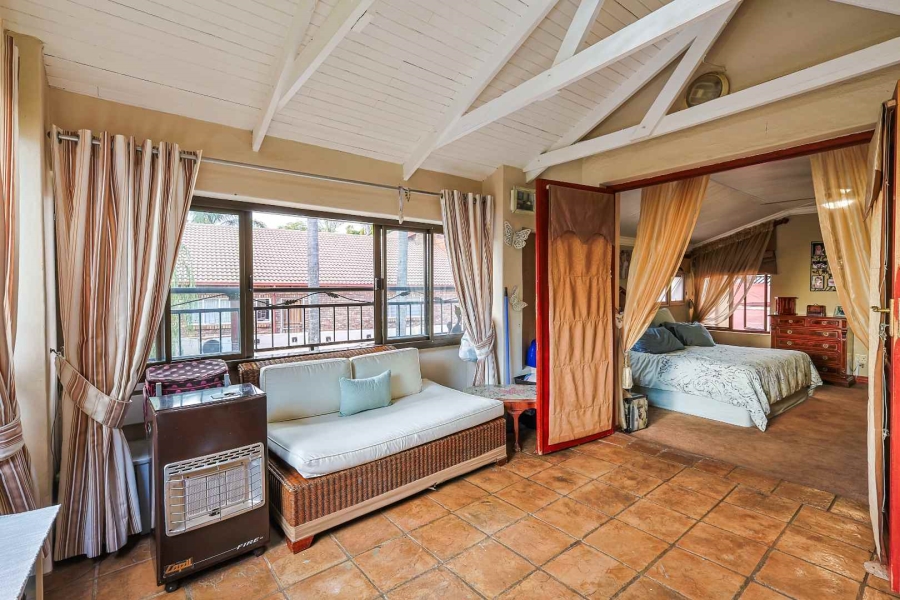 5 Bedroom Property for Sale in Erasmuskloof Gauteng