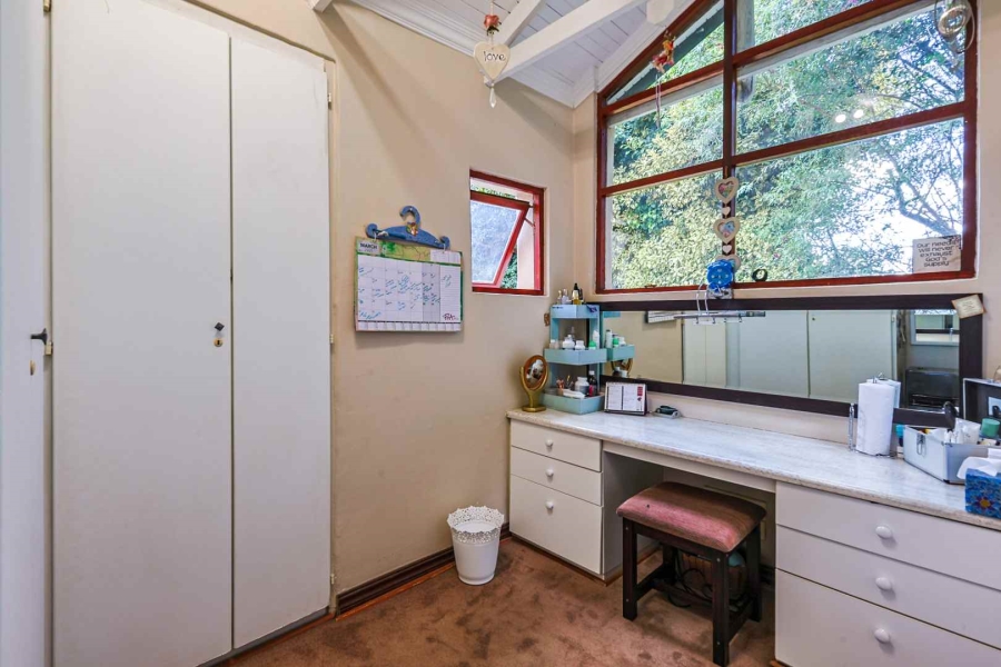 5 Bedroom Property for Sale in Erasmuskloof Gauteng