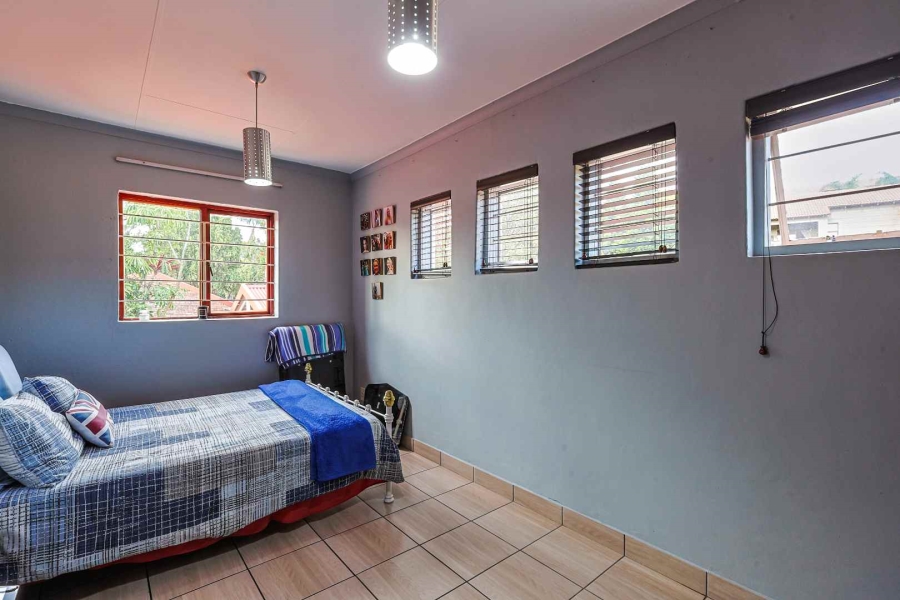 5 Bedroom Property for Sale in Erasmuskloof Gauteng