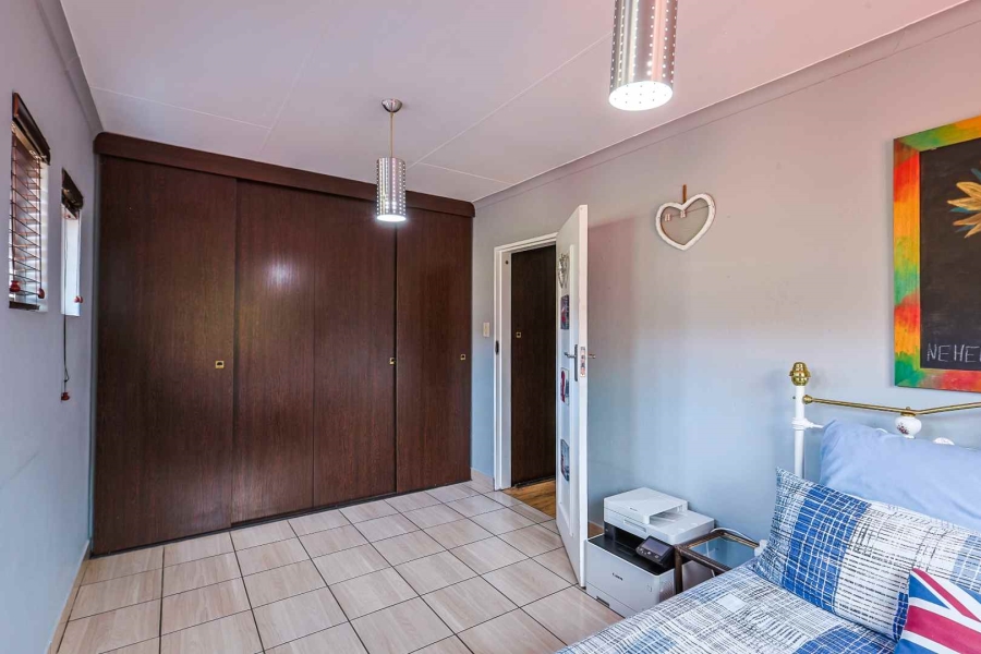 5 Bedroom Property for Sale in Erasmuskloof Gauteng