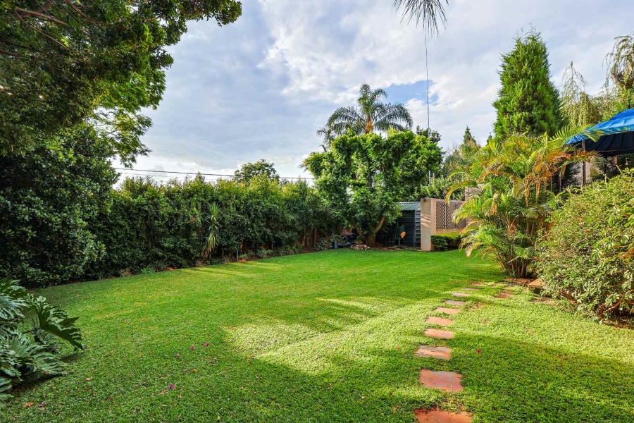 5 Bedroom Property for Sale in Erasmuskloof Gauteng