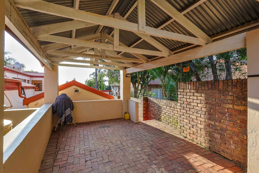 5 Bedroom Property for Sale in Erasmuskloof Gauteng