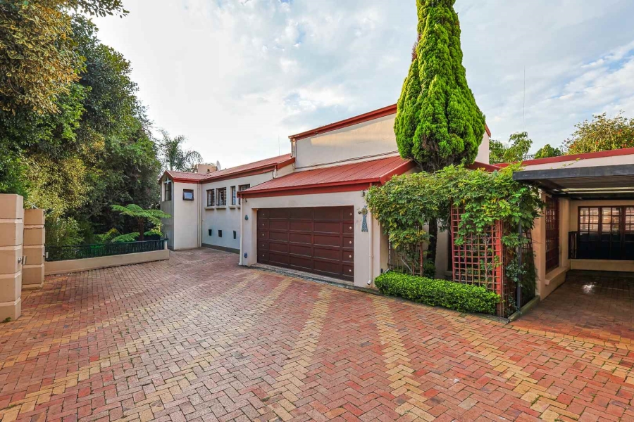 5 Bedroom Property for Sale in Erasmuskloof Gauteng
