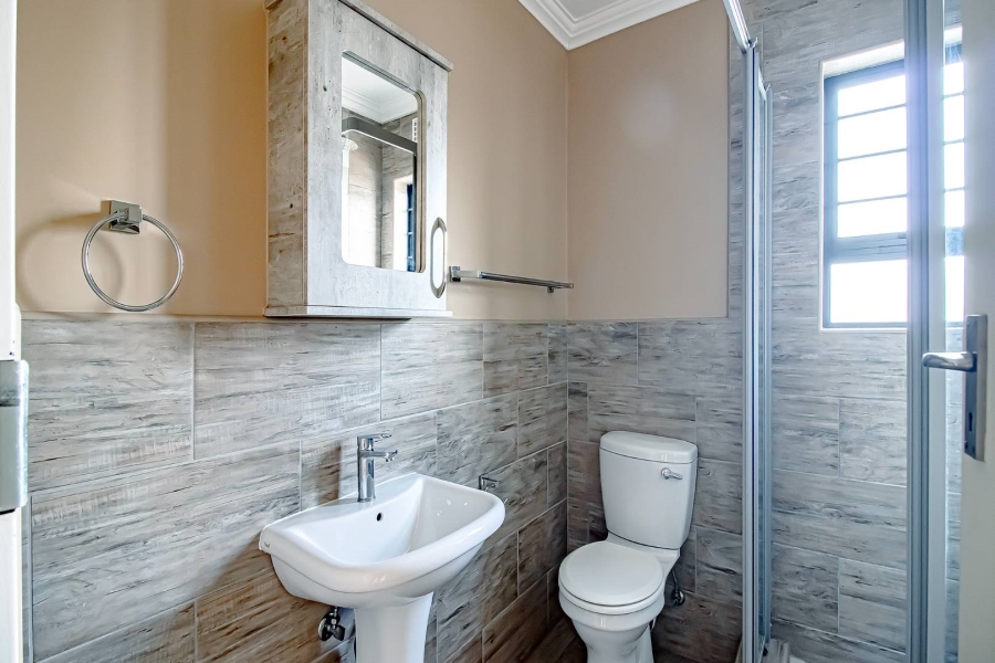 To Let 3 Bedroom Property for Rent in Rooihuiskraal North Gauteng