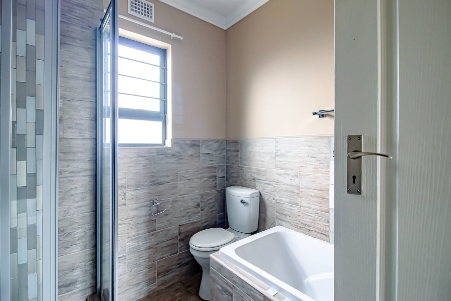 To Let 3 Bedroom Property for Rent in Rooihuiskraal North Gauteng