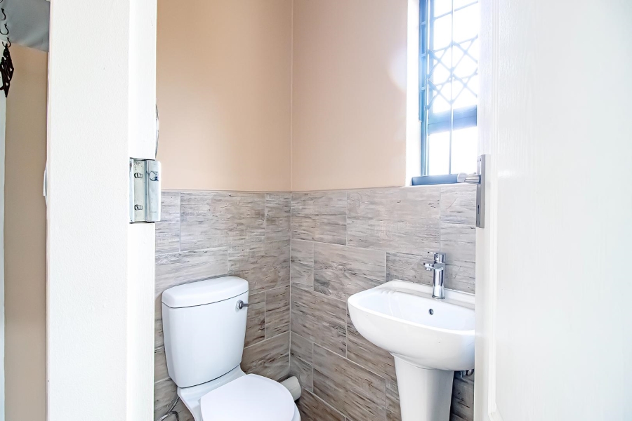 To Let 3 Bedroom Property for Rent in Rooihuiskraal North Gauteng