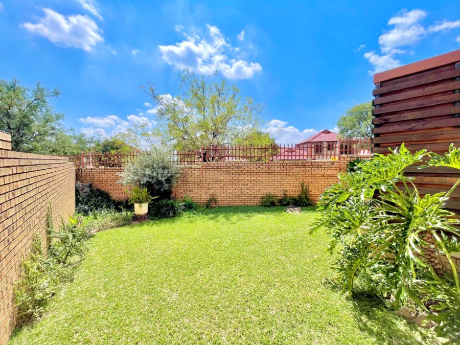 To Let 3 Bedroom Property for Rent in Equestria Gauteng