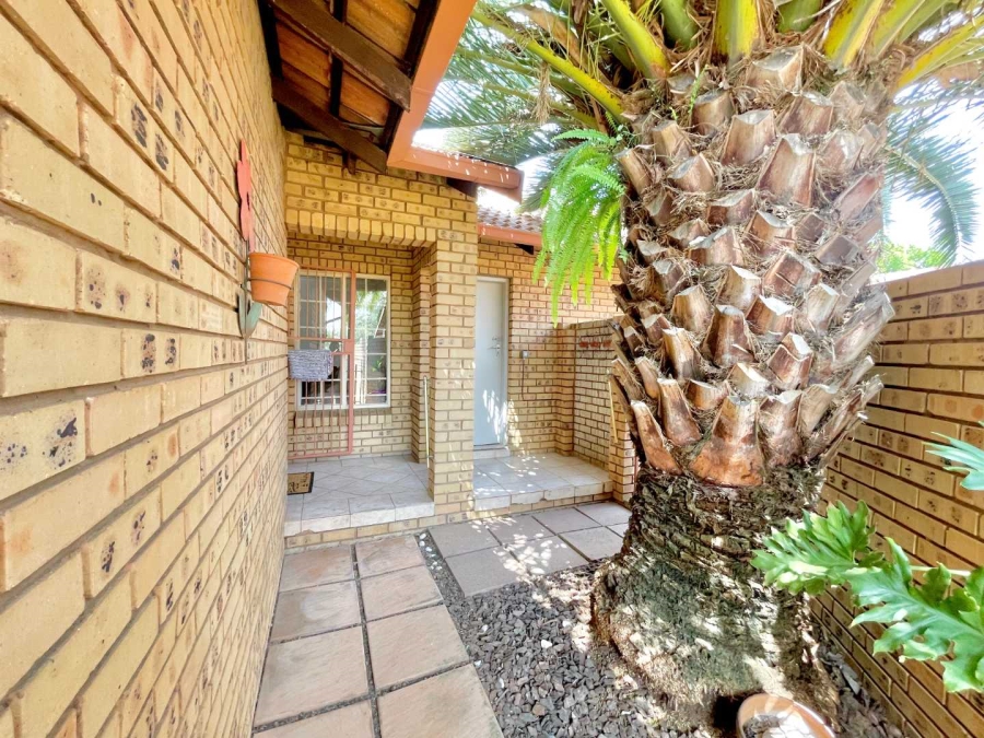 To Let 3 Bedroom Property for Rent in Equestria Gauteng