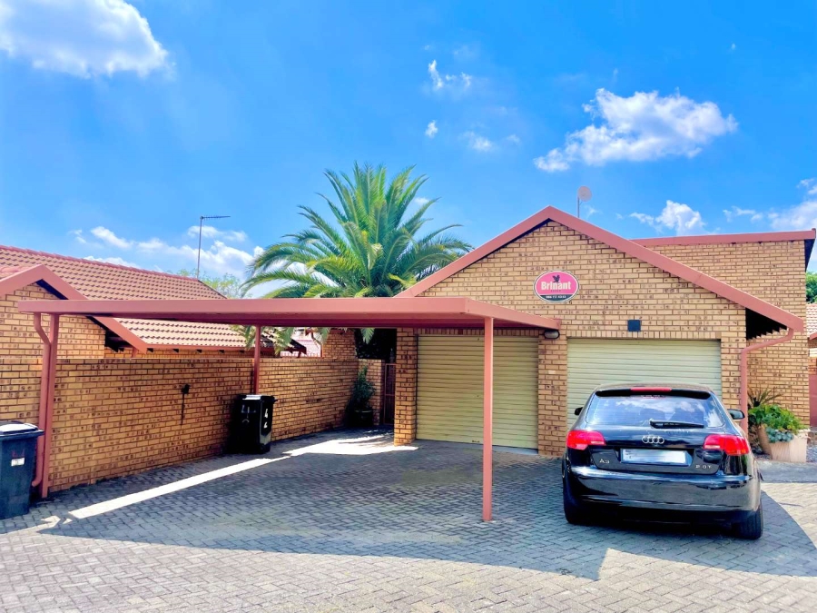 To Let 3 Bedroom Property for Rent in Equestria Gauteng