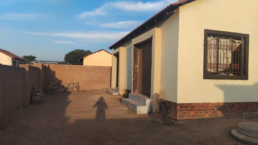 2 Bedroom Property for Sale in Mabopane Unit S Gauteng