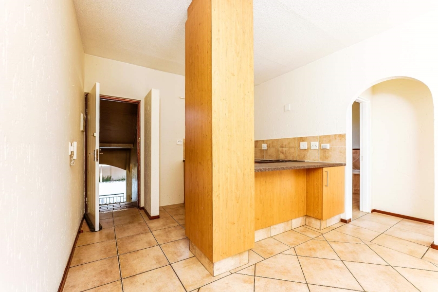 To Let 1 Bedroom Property for Rent in Lonehill Gauteng