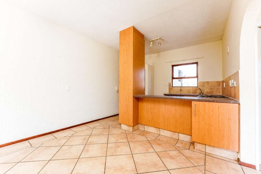 To Let 1 Bedroom Property for Rent in Lonehill Gauteng