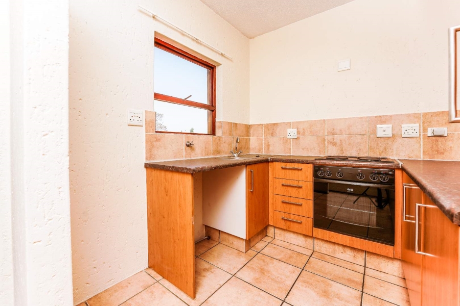 To Let 1 Bedroom Property for Rent in Lonehill Gauteng