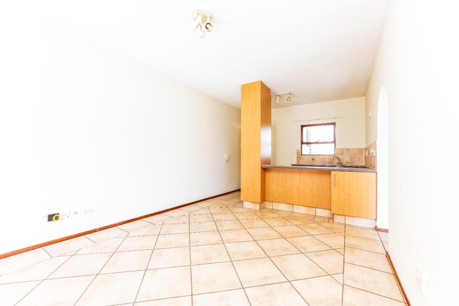 To Let 1 Bedroom Property for Rent in Lonehill Gauteng