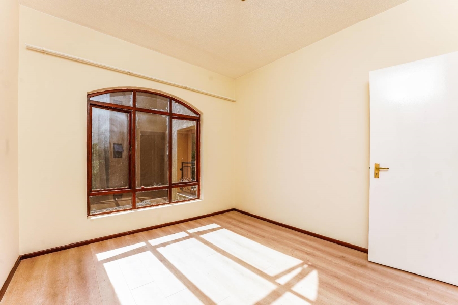 To Let 1 Bedroom Property for Rent in Lonehill Gauteng