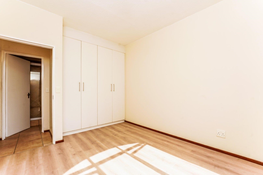 To Let 1 Bedroom Property for Rent in Lonehill Gauteng