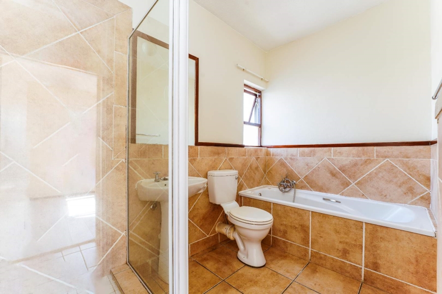 To Let 1 Bedroom Property for Rent in Lonehill Gauteng