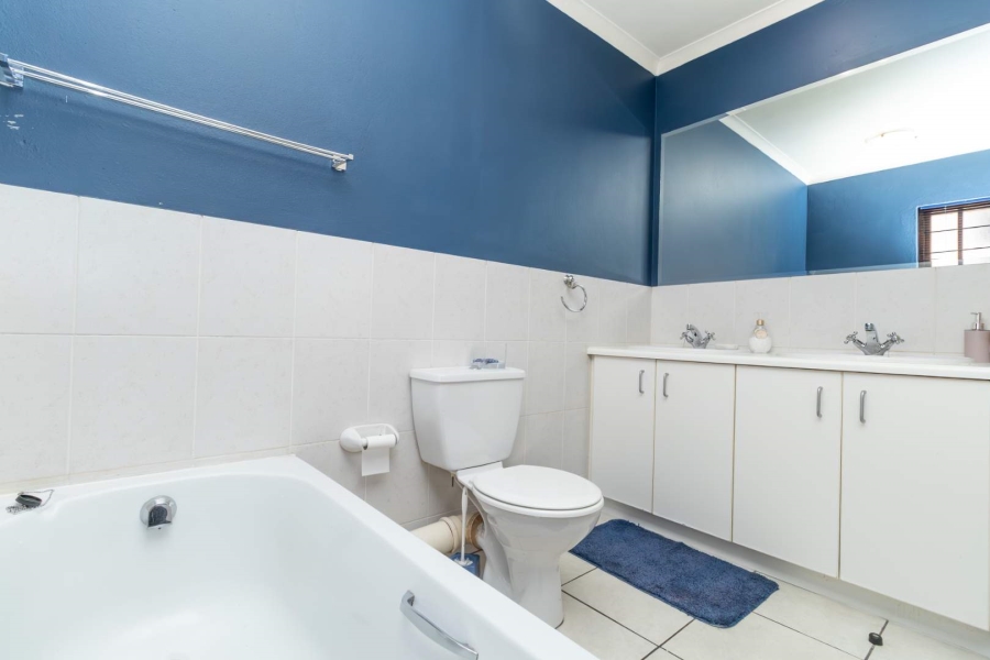 To Let 2 Bedroom Property for Rent in Edenburg Gauteng