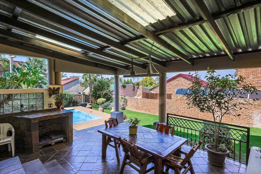 4 Bedroom Property for Sale in Moreleta Park Gauteng